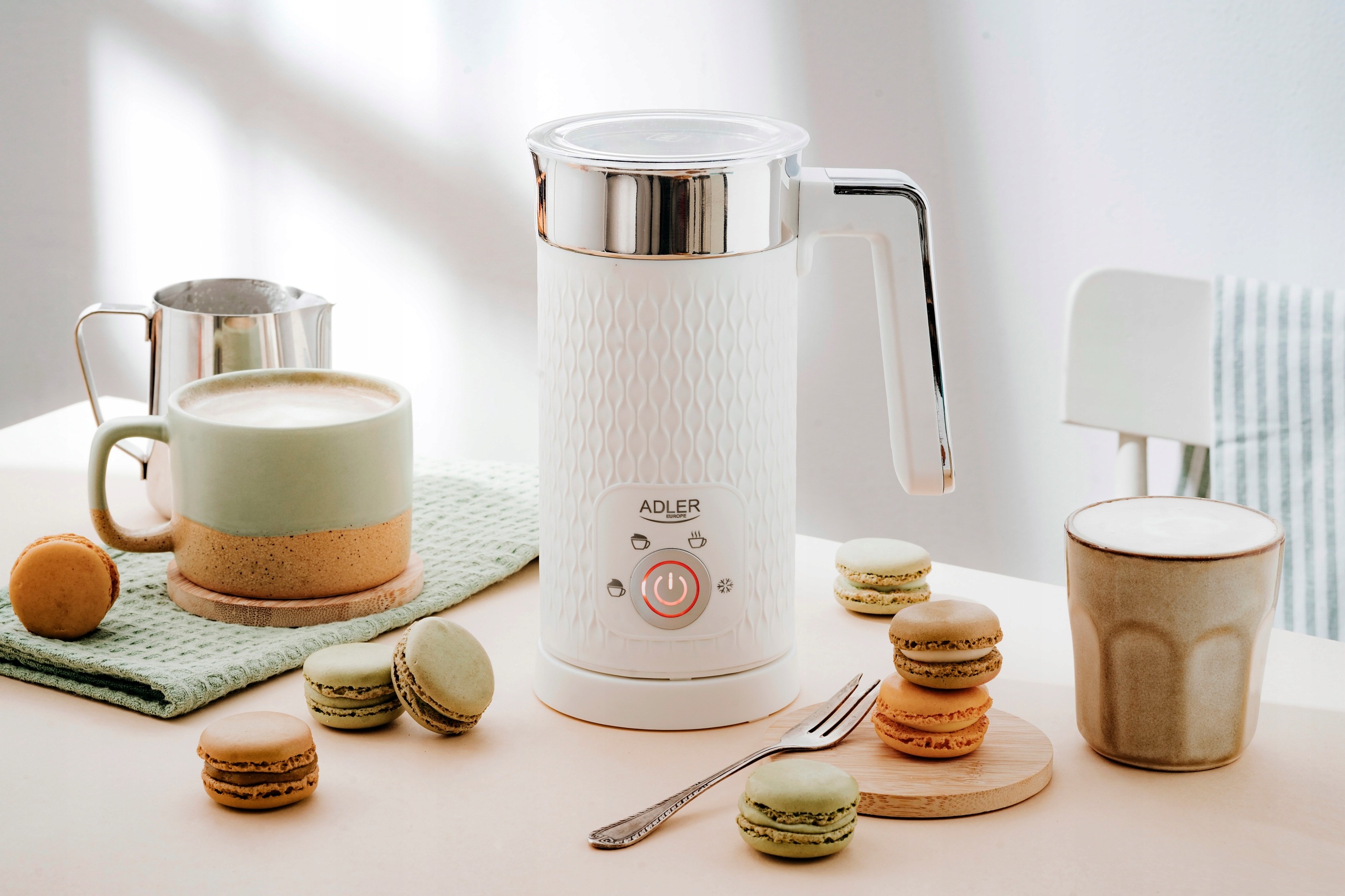 ELEKTRYCZNY SPIENIACZ DO MLEKA PODGRZEWACZ LATE