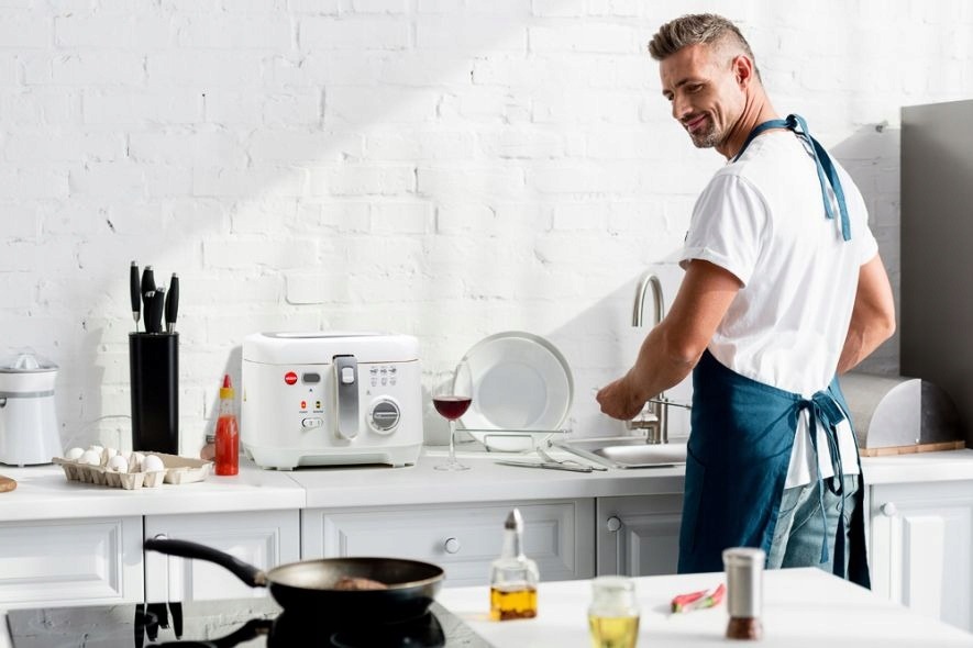 Frytkownica 2,5L tradycyjna ELDOM 1800W FR18