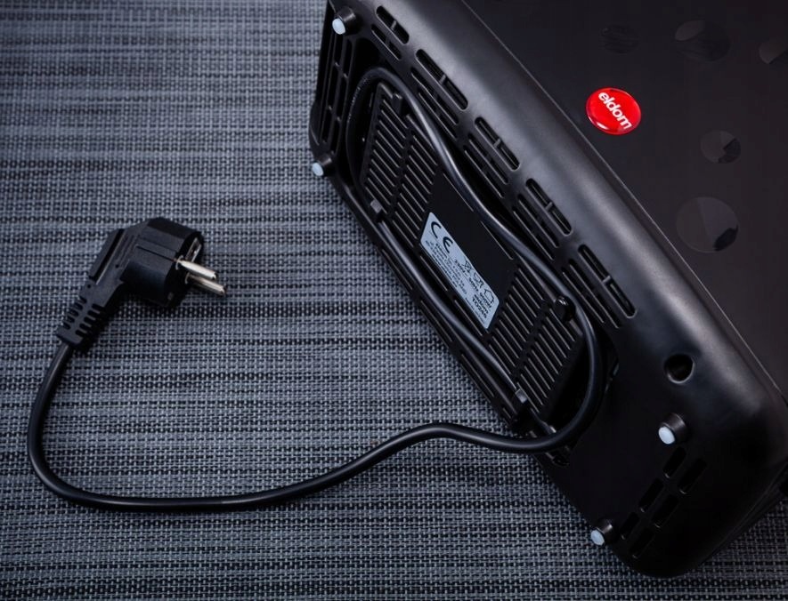 Toster Eldom TO245 czarny 900 W