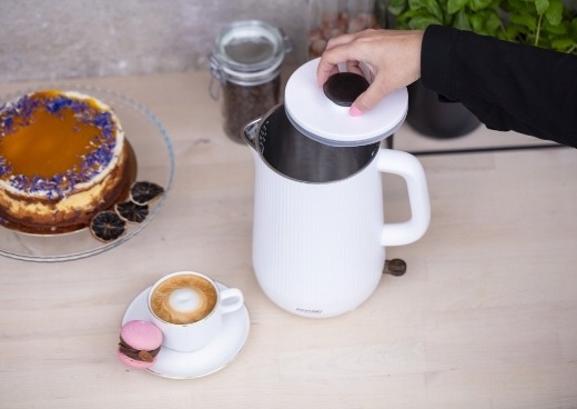 CZAJNIK ELEKTRYCZNY BEZPRZEWODOWY MPM MCZ-115 1800 W 1,5 l biały