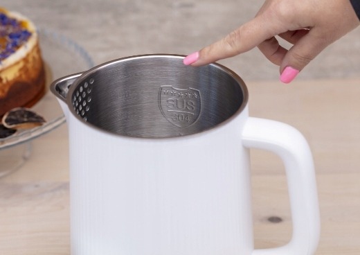 CZAJNIK ELEKTRYCZNY BEZPRZEWODOWY MPM MCZ-115 1800 W 1,5 l biały