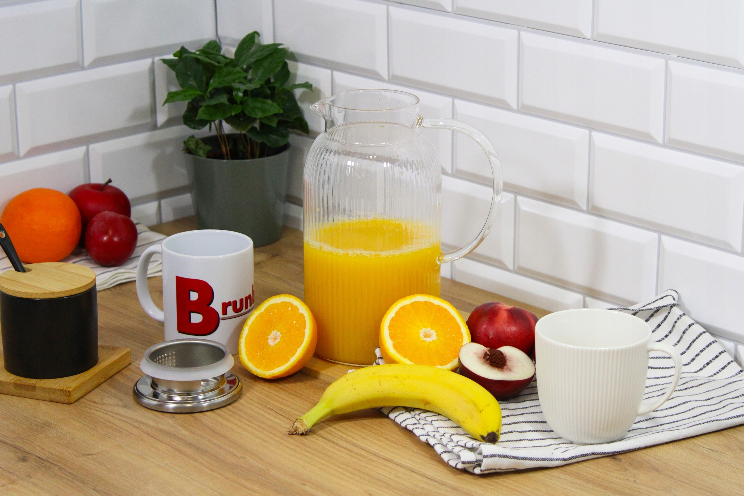 DZBANEK SZKLANY DUŻY DO WODY SOKU HERBATY KAWY 1,8 L Z POKRYWKĄ SITKIEM